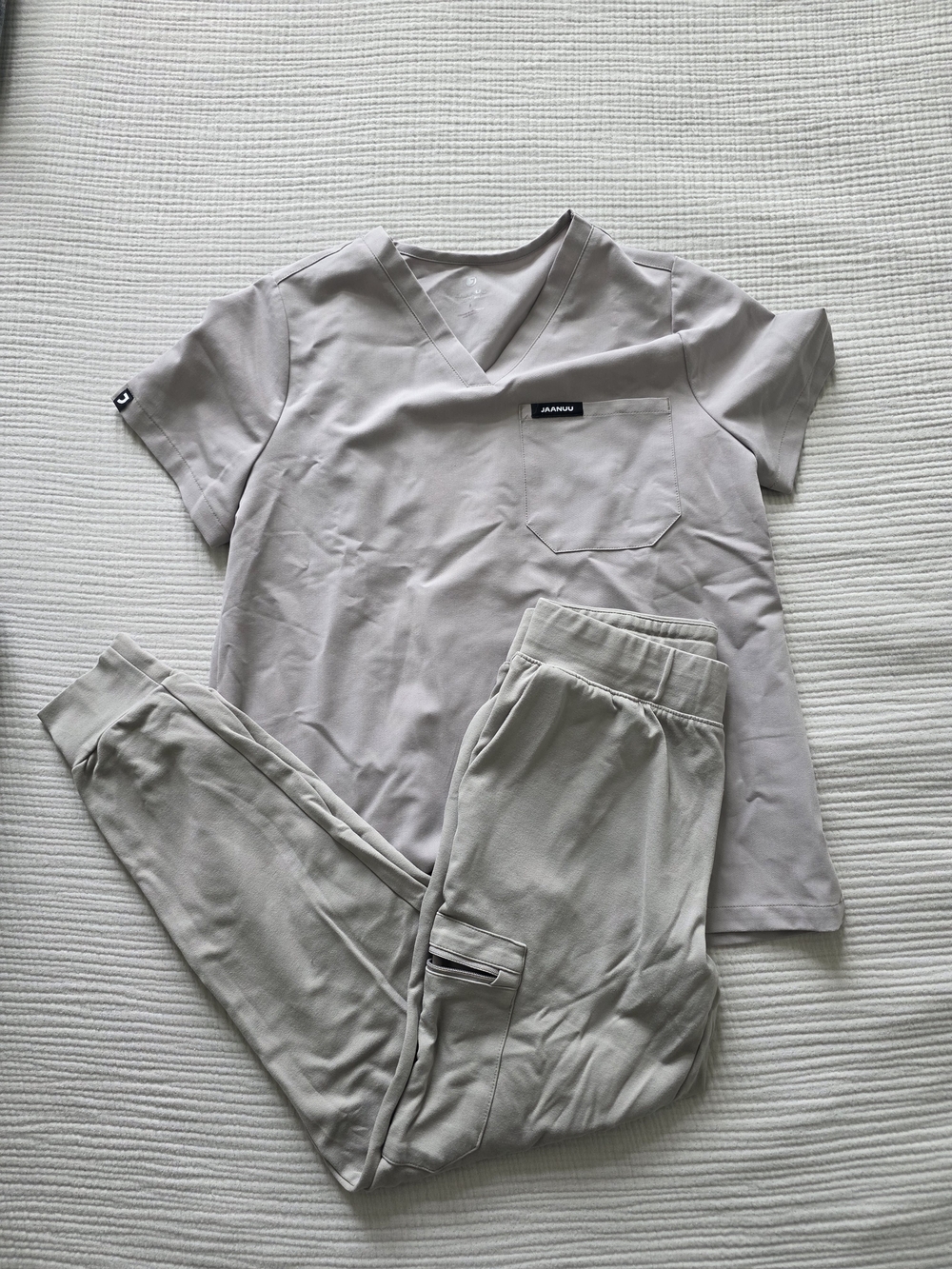 Jaanuu Scrubs